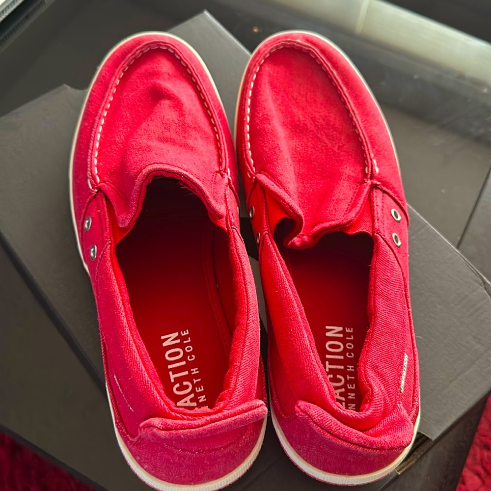 Men’s Casual Tan Red Slip-Ons by Kenneth Cole Reaction